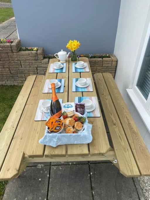 Surf'S Up! Perfect Base For Holidays Or Work In Cornwall St Columb Major Exterior photo